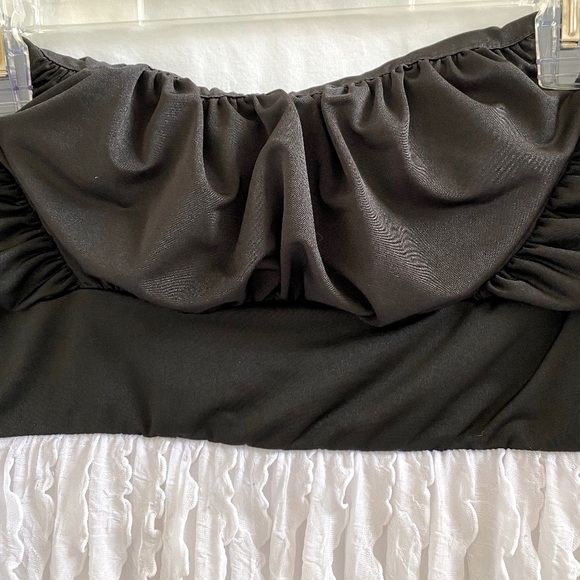 Women's/Juniors Strapless Dress Size: Large - Picture 7 of 10